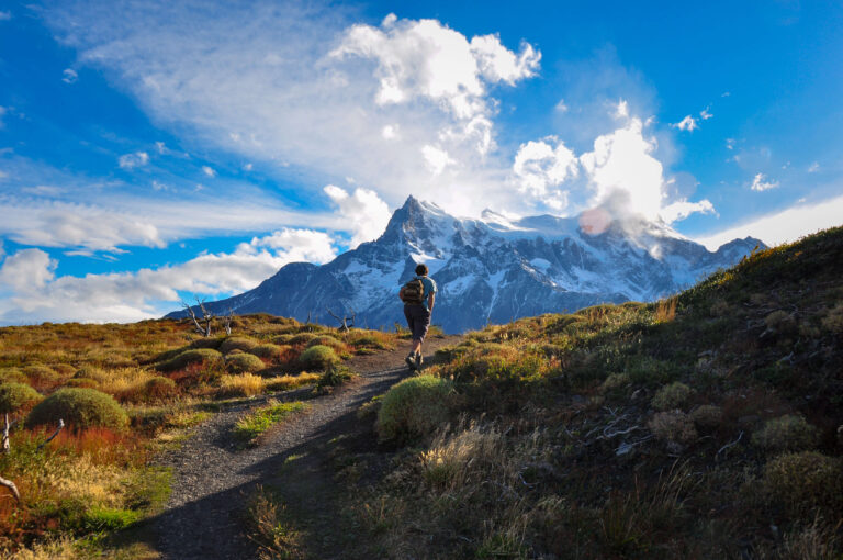 Trekking-shutterstock-ACT56